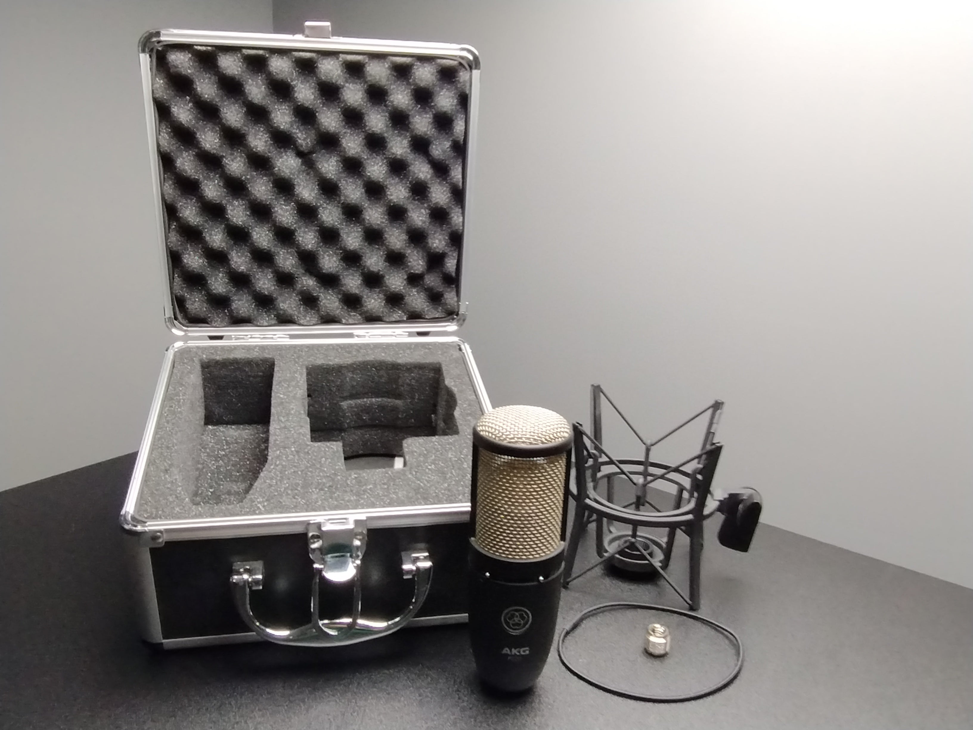 AKG BOX-20th Anniversary Edition- AKG BOX -20th Anniversary Edition